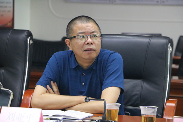 广州市福昌种猪有限公司董事长杨正宏先生,林芝市农牧局刘亚平副局长