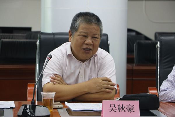 广州市福昌种猪有限公司董事长杨正宏先生,林芝市农牧局刘亚平副局长